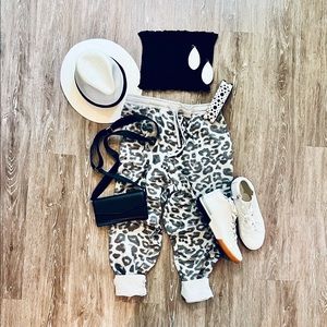 Lucky 🍀 Brand leopard print gray joggers